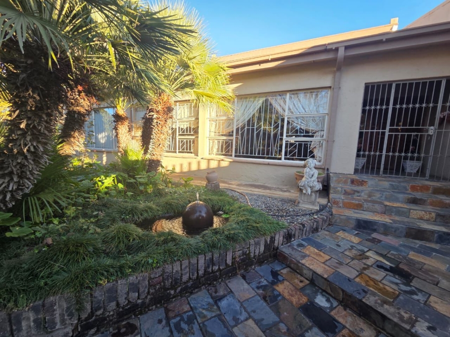 5 Bedroom Property for Sale in Frankfort Free State